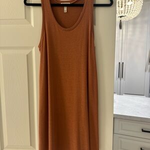 Leith Sleeveless Midi Dress in Warm Rust